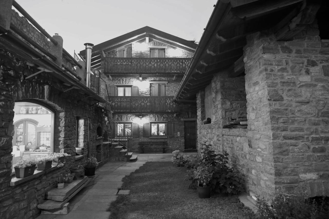 Suite Del Villaggio Sarre Dış mekan fotoğraf