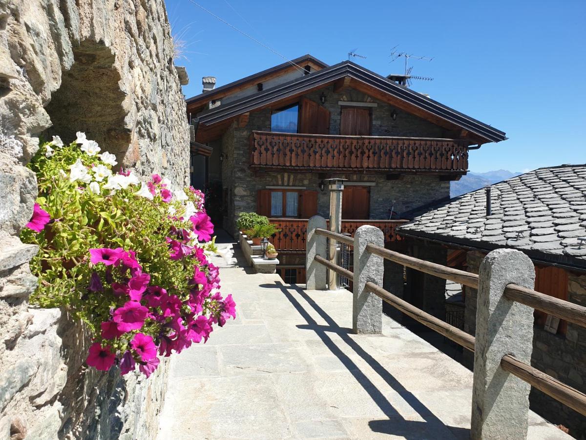 Suite Del Villaggio Sarre Dış mekan fotoğraf