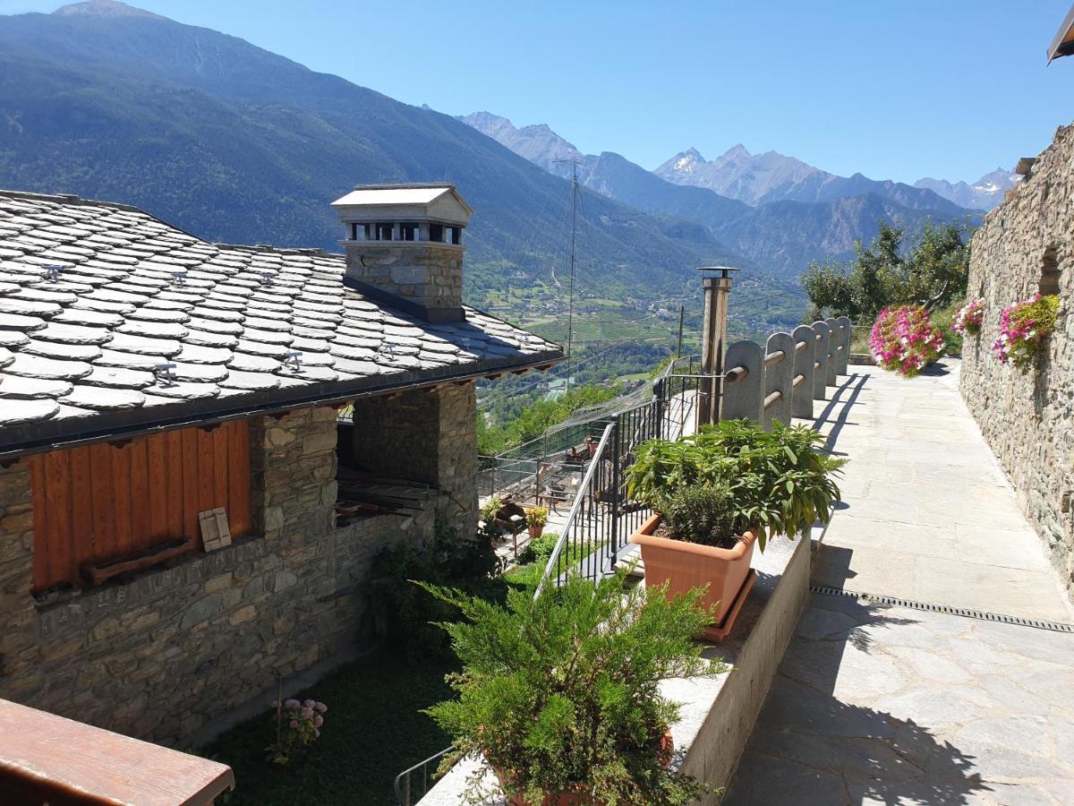 Suite Del Villaggio Sarre Dış mekan fotoğraf