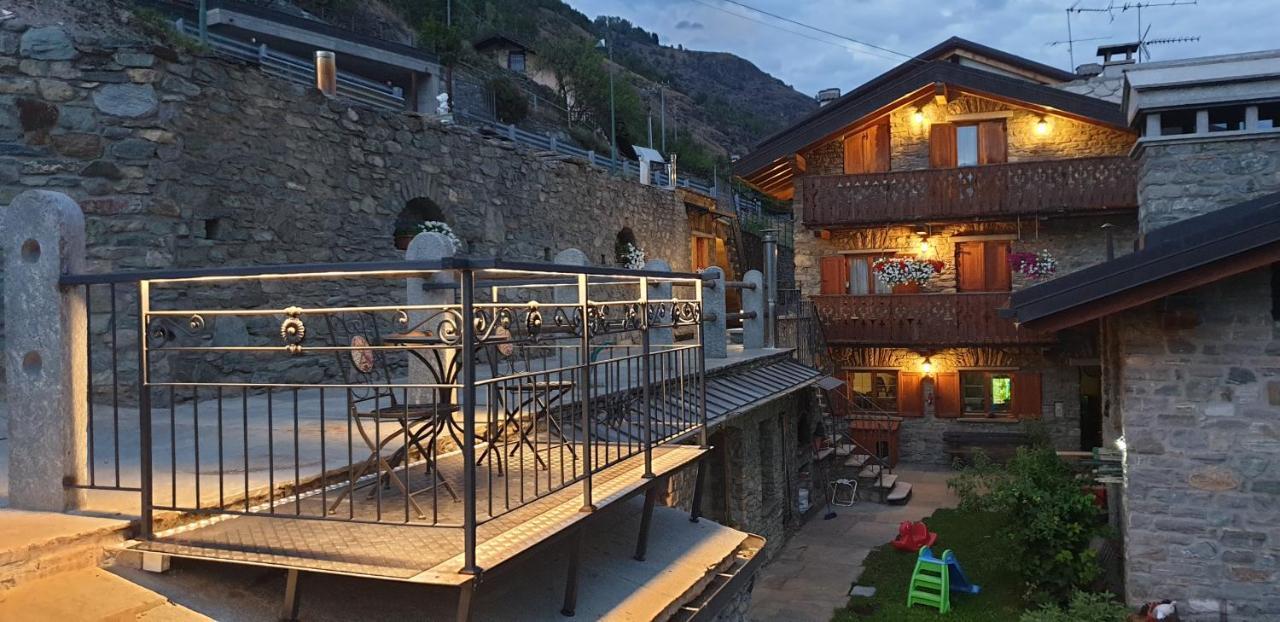 Suite Del Villaggio Sarre Dış mekan fotoğraf